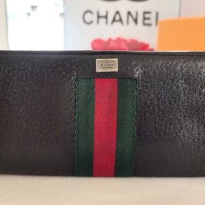 Aunthentic Vintage Gucci Sherryline Black Leather Long Wallet